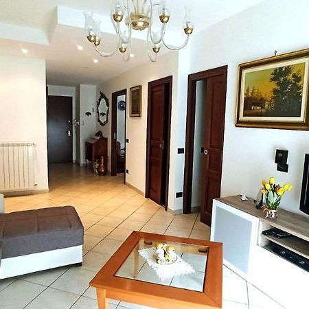 Apartamento Il Tulipano San Bartolomeo Al Mare Exterior foto